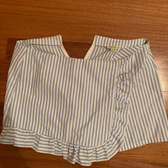 Sear-sucker blue and white skort - Picture 2 of 5